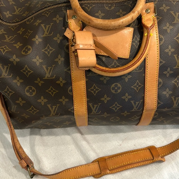 Authentic Louis Vuitton Monogram Keepall 50 with strap - Picture 15 of 17